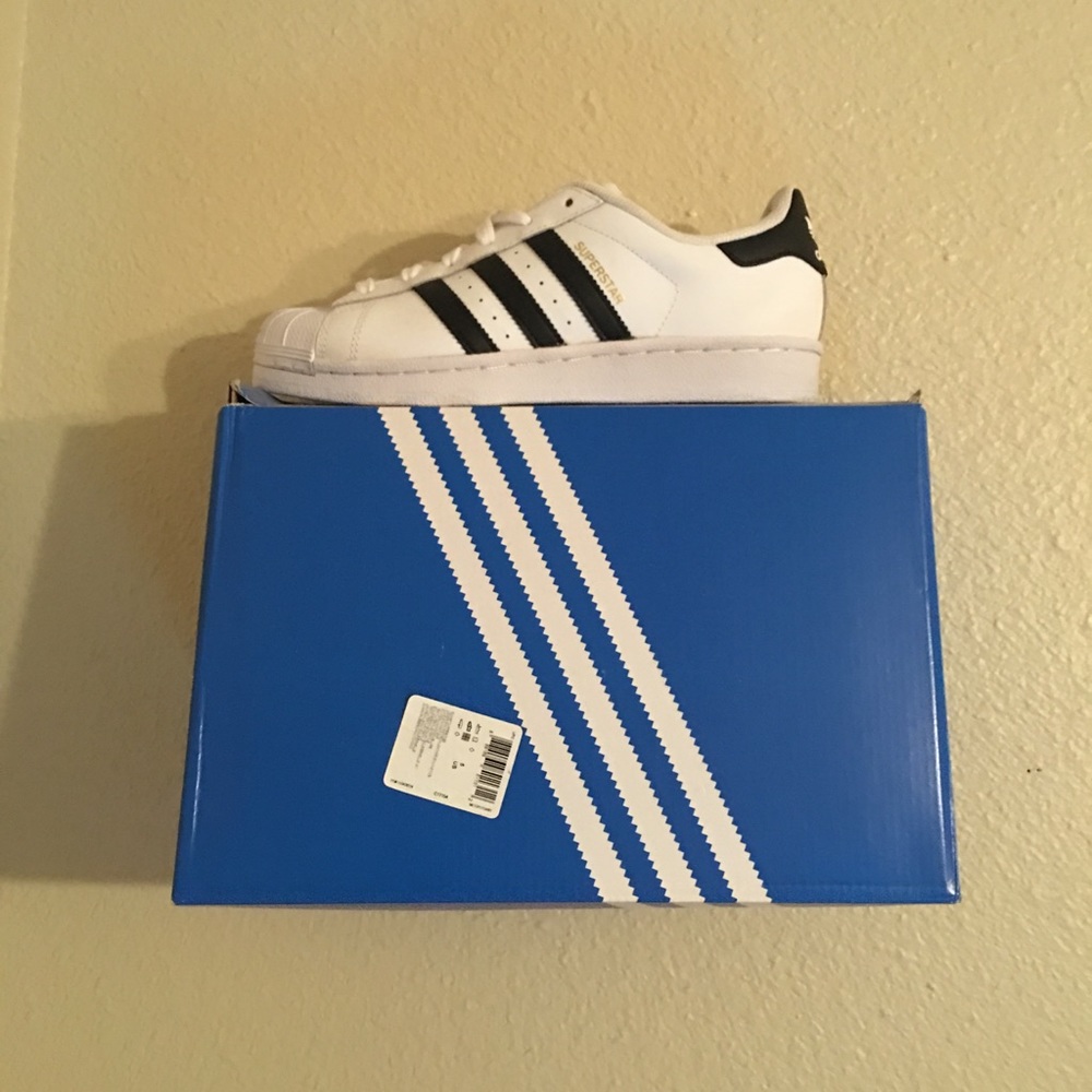 Adidas superstars